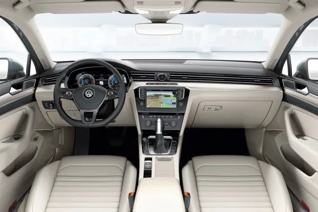 2015-VW-Passat-B8-14.jpg