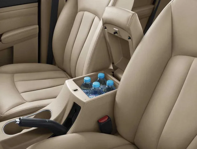 2015-GM-Baojun-730-China-Seating-Material-Designs.jpg