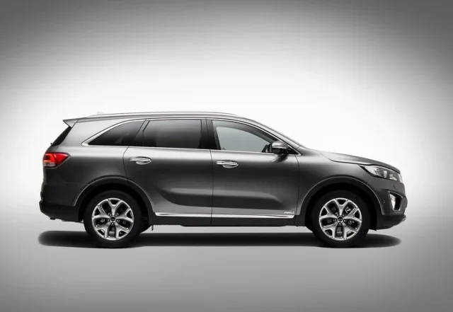 Kia-Sorento_2015_800x600_wallpaper_02.jpg