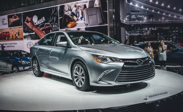 2015-toyota-camry-xle-photo-590576-s-1280x782.jpg