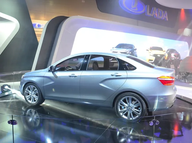 lada_vesta_moscow_2.jpg