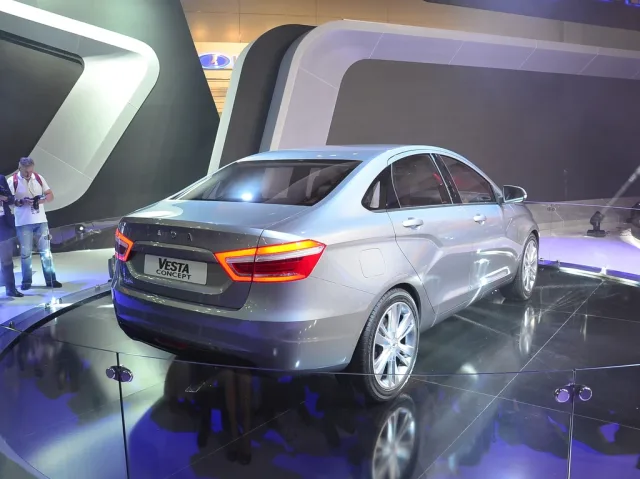 lada_vesta_moscow_3.jpg