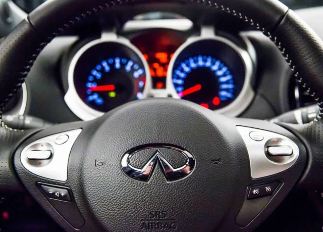 Infiniti-ESQ-04.jpg