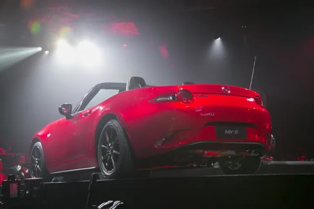 2016-miata-mx5-mazda-reveal-live-gallery-pics-specs-33-1.jpg