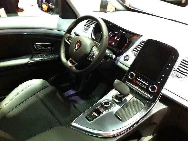 Renault-Espace-Paris-04.jpg