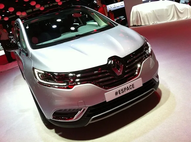 Renault-Espace-Paris-03.jpg