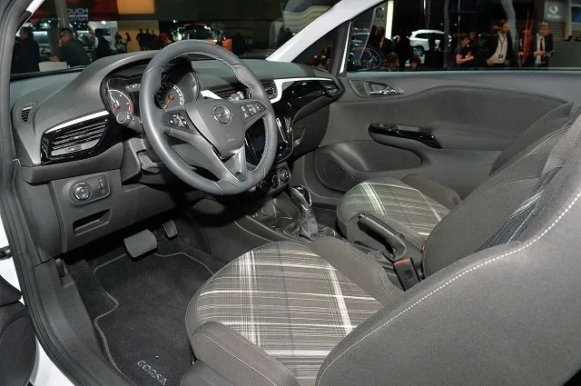 12-2015-opel-corsa-paris-1.jpg