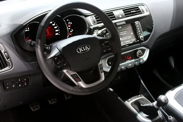 2015-kia-rio-15-1.jpg