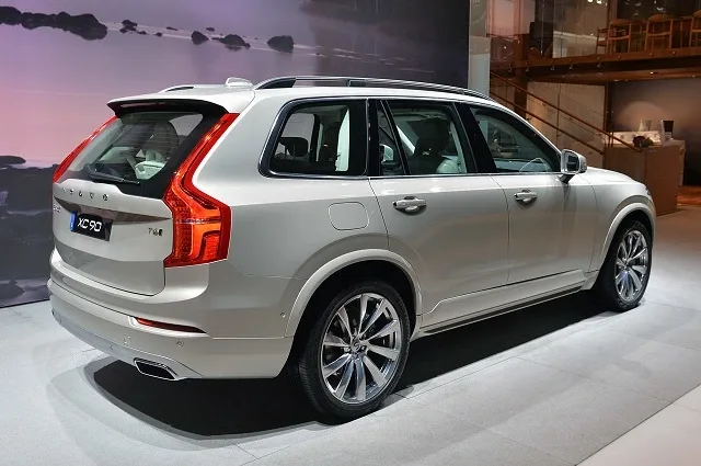 04-2015-volvo-xc90-paris-1.jpg
