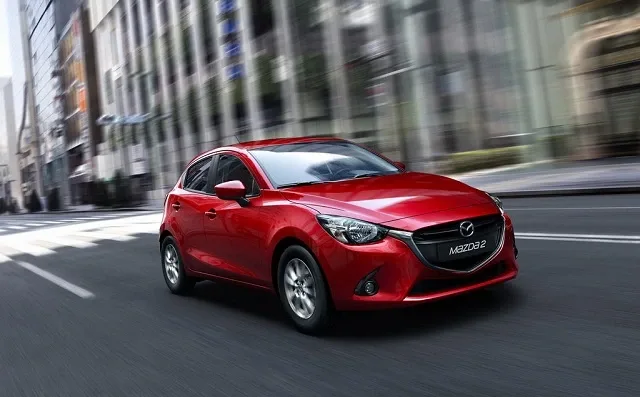 mazda2-zavoevala-titul-avtomobil-goda-v-yaponii-5.jpg