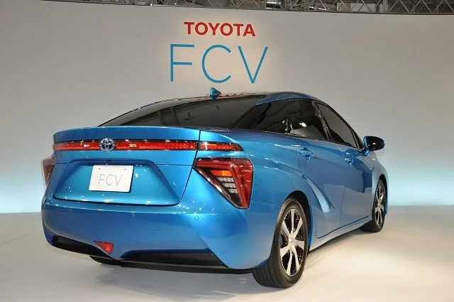 toyota-fcv-010-1.jpg