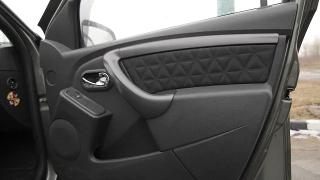Renault_Duster_2015_0060.jpg