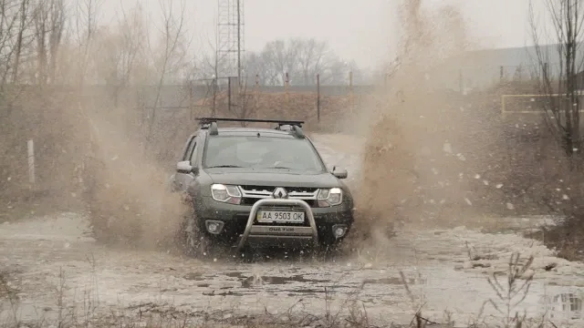 Renault_Duster_2015_0040.jpg
