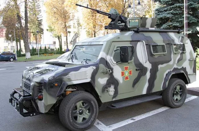 KRAZ-Cougar-002.jpg