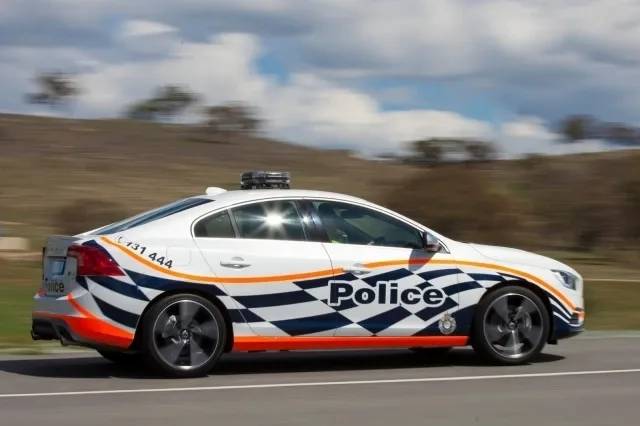 Volvo-S60-Polestar-Police-Car-2015-15ARI12021807213.jpg