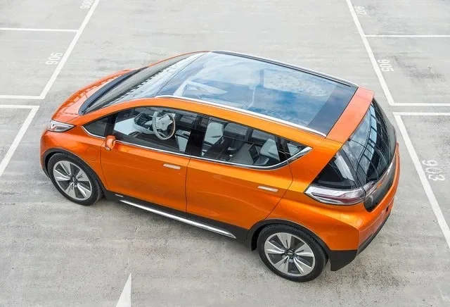 Chevrolet-Bolt_EV_Concept_2015_photo_03.jpg