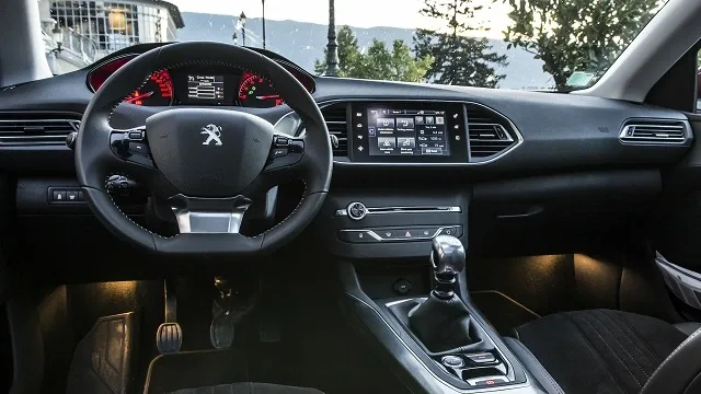 Peugeot_308_Review_18.jpg