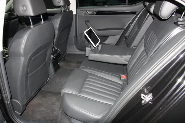 Skoda-Superb-2015-15.jpg