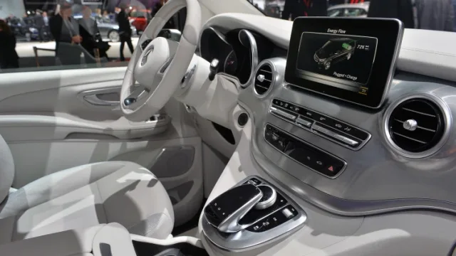 09-mercedes-benz-vision-e-concept-geneva-1.jpg