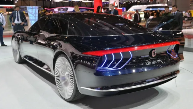 02-italdesign-giugiaro-gea-geneva-1.jpg
