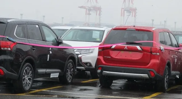Mitsubishi-Outlander-2016-spyshots-01.jpg