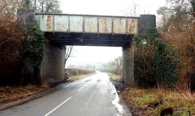 brand-new-ford-cars-destroyed-after-transporter-takes-shortcut-and-hits-a-bridge_7.jpg