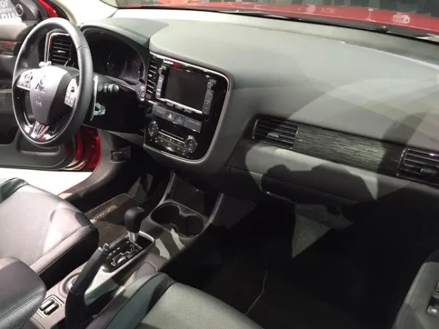 mitsubishi-outlander-2016-4.jpg