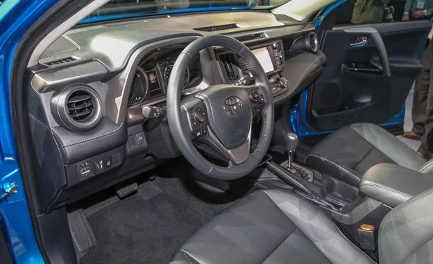 2016-toyota-rav4-hybrid-inline4-photo-658125-s-original.jpg