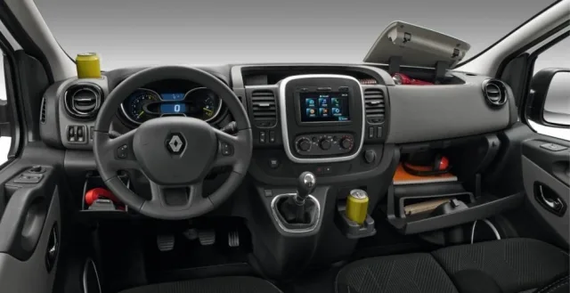 interni-di-renault-trafic-2015.jpg