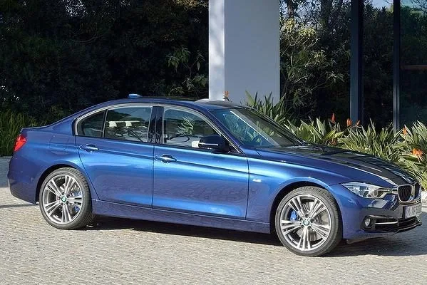 3-series-facelift-009.jpg