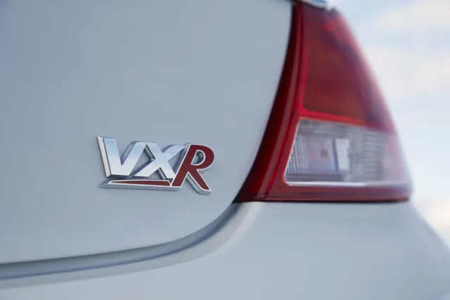 Holden-Insignia-VXR-2015-15E8B10021567815.jpg