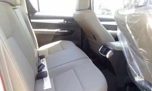 2016_Toyota_HiLux_Revo_Leaked_5.jpg