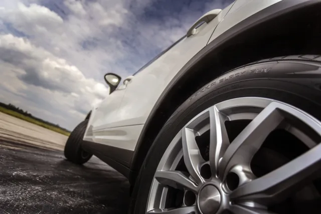 Nokian_Hakka_Black_SUV.jpg
