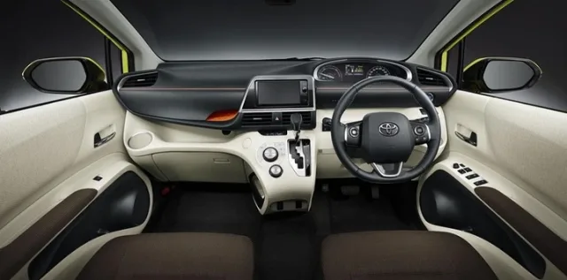 miniven_toyota_sienta_2.jpg