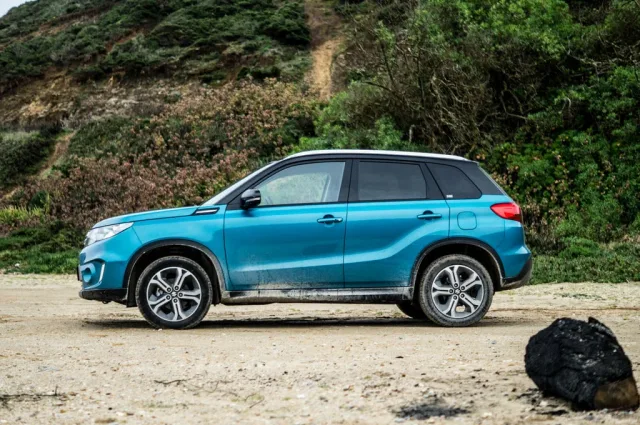 2015-Suzuki-Vitara-Review-Side-Carwitter.jpg