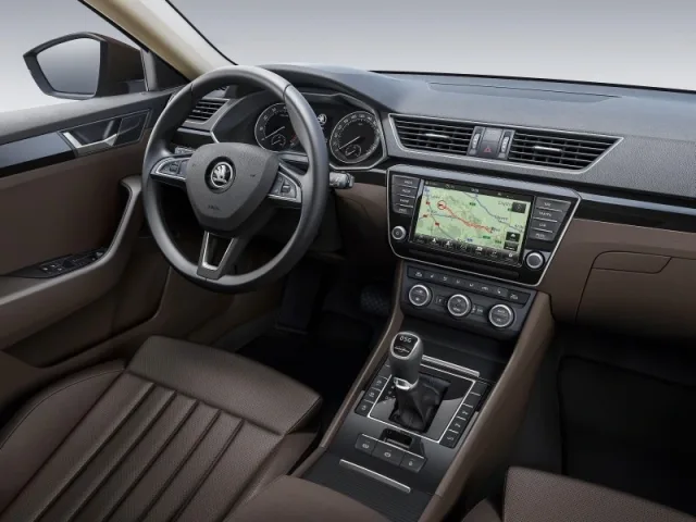 interni-nuova-skoda-superb-2015.jpg