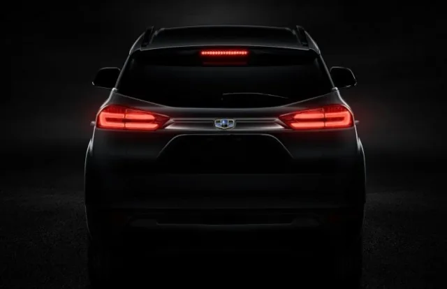 Geely-draznit-fotografiyami-novogo-krossovera-03-650x450.jpg