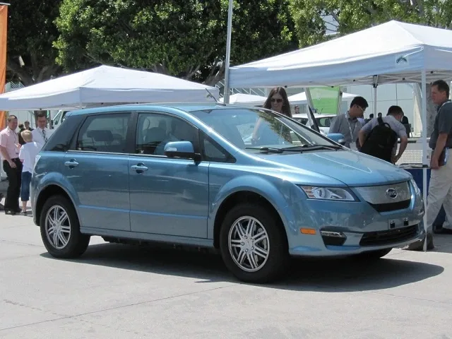 chinese-battery-electric-crossover-byd-e6-test-drive-los-angeles-may-2012_100390055_l.jpg