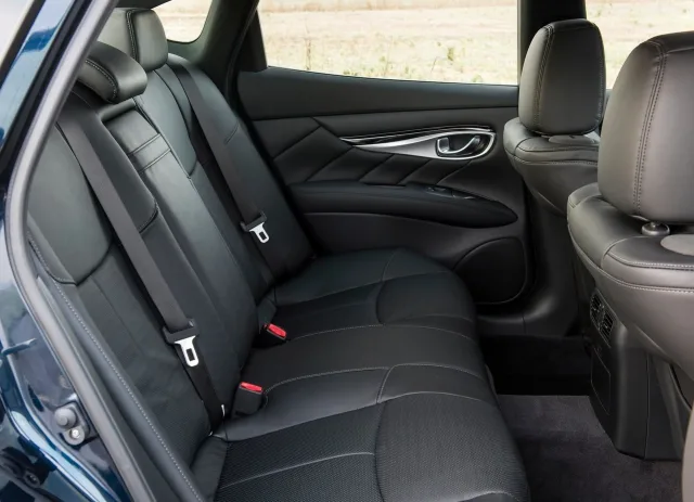 Infiniti-Q70_2015_1280x960_wallpaper_52.jpg