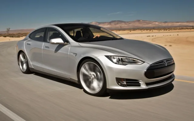 2013-tesla-model-s-7.jpg