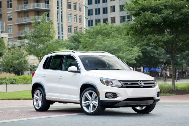 2014-volkswagen-tiguan_100438647_l.jpg