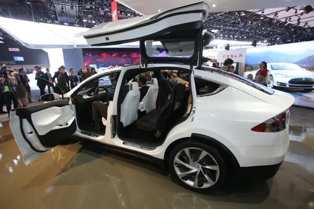 Tesla-Model-X-4.JPG