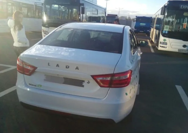 1444273198_1444120104_lada-vesta-cng-6_1.jpg