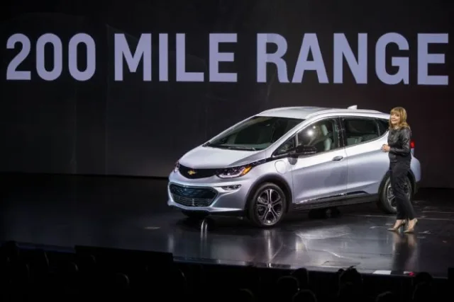 2017-chevrolet-bolt-ev-06.jpg