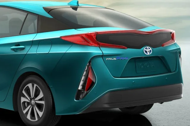 2017-Toyota-Prius-Prime-rear-clip-closeup.jpg