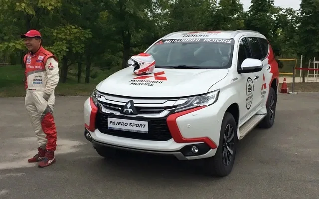 mitsubishii_4205.jpg