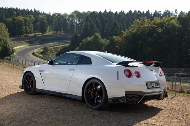 nissan-gt-r-track-edition2.jpg