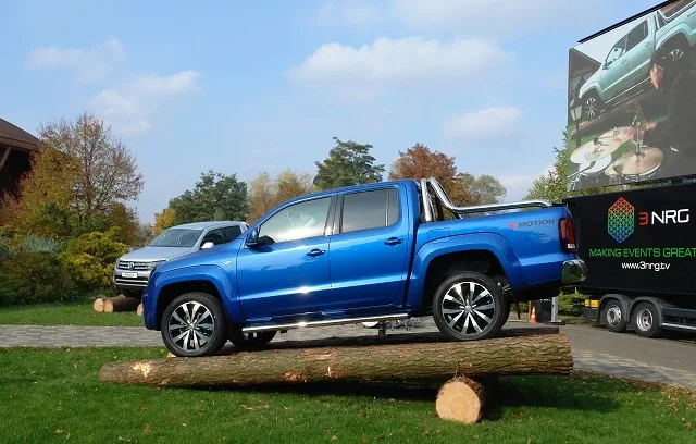 VW-Amarok-16-present2.jpg