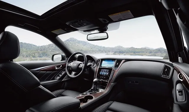 2017_INFINITI_Q50_03.jpg
