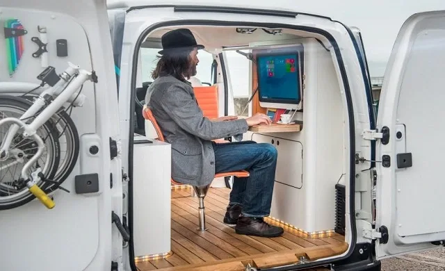 Nissan-e-NV200-WORKSPACe-Euro-spec-114-876x535.jpg